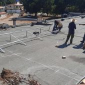 Continúa el proceso de instalación del sistema fotovoltaico de conexión a red en el IFV.